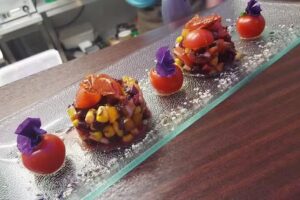 Une table en verre Y