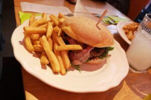 Ad Hoc – Resto Bar