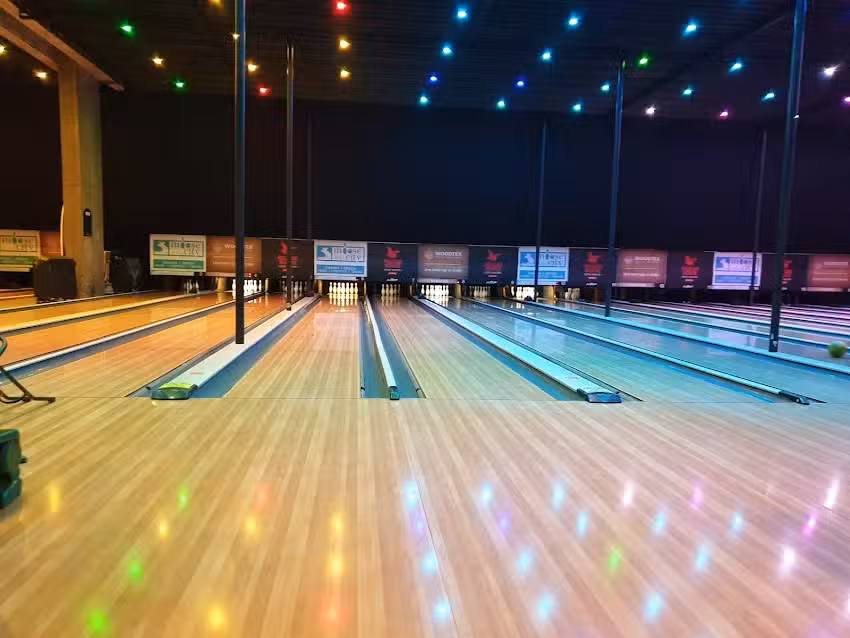 Antwerpener Vergnügungszentrum (Antwerpener Bowlingbahn)