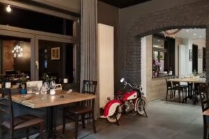 Au Lion – Cabaret Restaurant