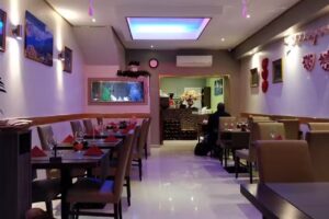 Au Village de Shanghai, Restaurant