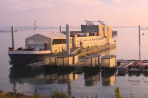 B&B Botel Ophoven/Origineel overnachten op de Maasplassen