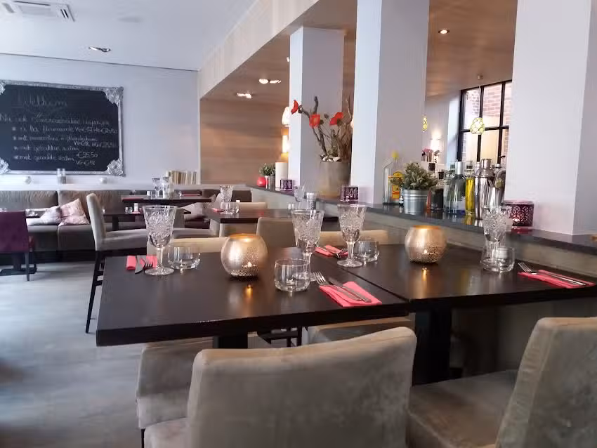 Bistro Belle Restaurant Lounge