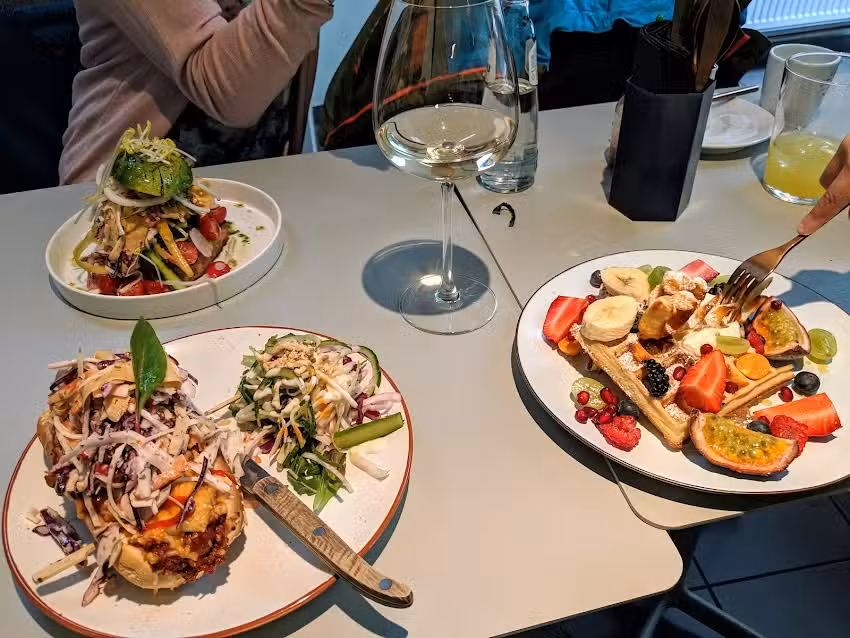 Petit-déjeuner – déjeuner – dessert