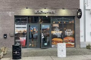 Burger noir et blanc Charleroi