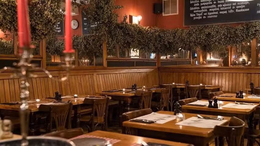 Brasserie Caf&eacute; des Arts