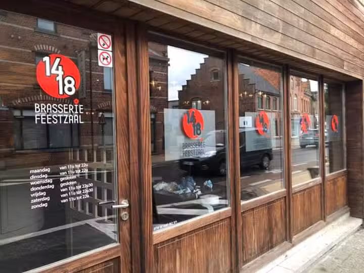 Brasserie, Teestube 14-18