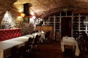 Höhlen der Abtei von Aulne