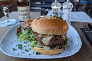 Die Straßenbahnhaltestelle