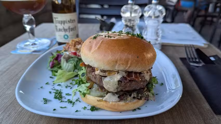 Die Straßenbahnhaltestelle