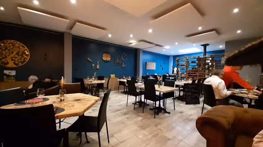 Eat’s Wine O’clock