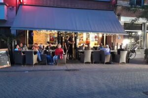 Eet en praatcafé Den Oost