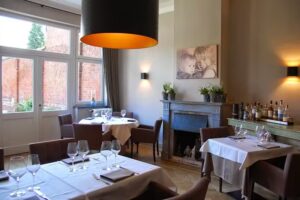 Restaurant dans la ruelle