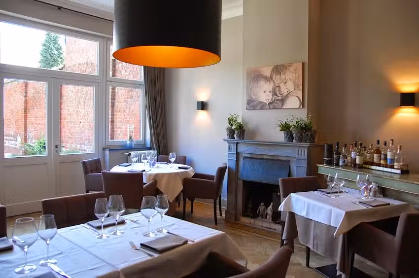 Restaurant dans la ruelle