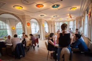 En Face de L&rsquo;Île