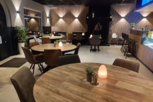 BAR À ALIMENTS « Le Seigneur des Ailes »