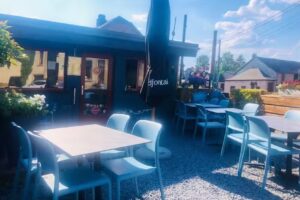 FRANK BURGERS COCKTAILS & BEERS