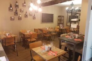 Haut Comme Trois Pommes