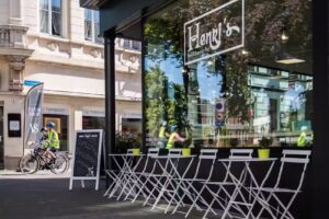 Henri’s Food & Espresso Bar
