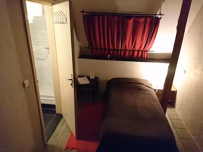 Hotel des touristes (Hotel / Restaurant / Taverne)