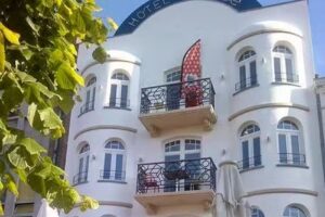 Hotel-Teehaus-Konzeptladen am Meer