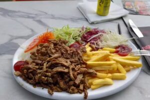 Huzur Pizerria Kebab Peer