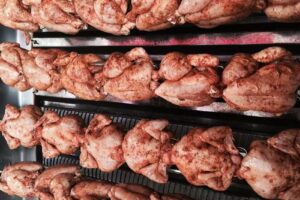 Dans le poulet rôti