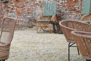 In Den Trap Op FRIET/PRAATCAFE