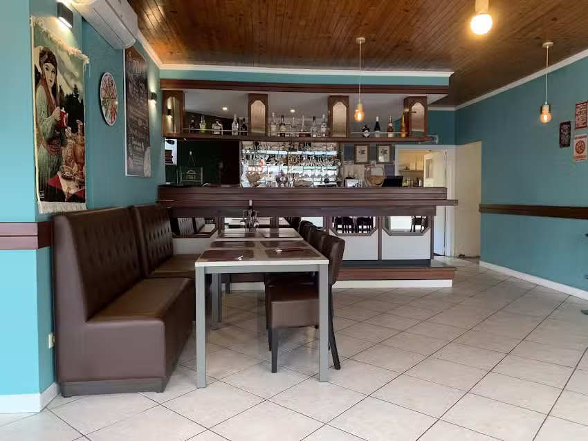 ITAZ Pizzeria & Restaurant