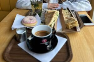 Caféino Berchem | Café & sandwichs | Halal