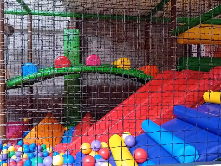 Kids Corner (plaine de jeux intérieure, stages, anniversaires, location de salles, bornes Arcade) Braine-l&rsquo;Alleud