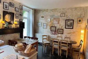 l&rsquo;assistant rouge