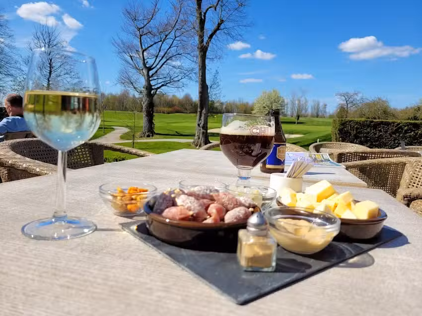 L’Avant-Garde, Restaurant