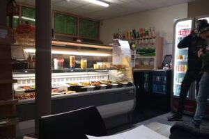 The Frite Devant Les Bois