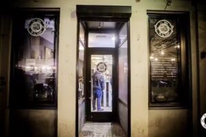 La tablette de la crypte