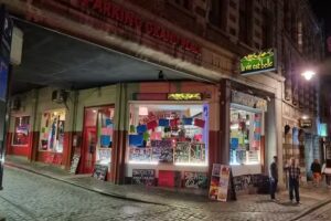 La Vie Est Belle – Mons