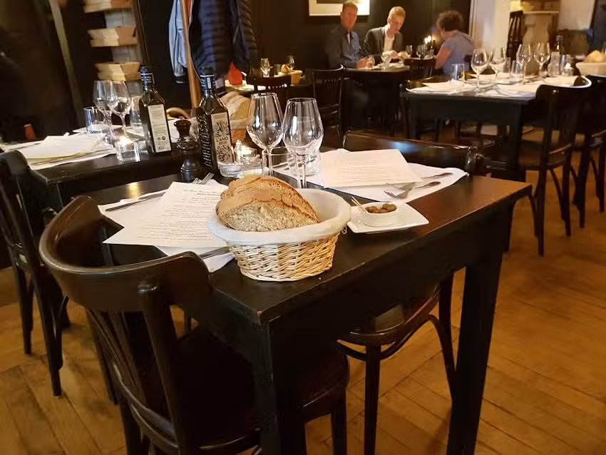 Le Bar &agrave; Vins Sablon des Marolles