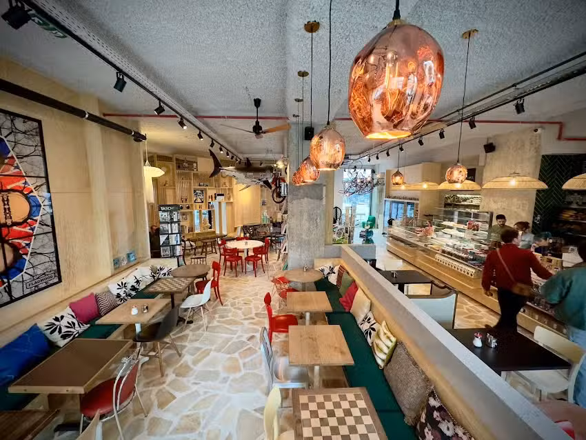 Leopold Caf&eacute; Porte de Namur