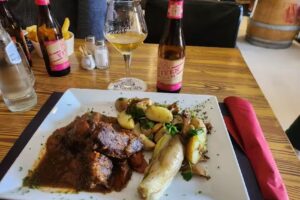 Les Tontons Trinqueurs: das Resto