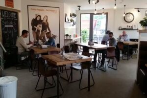 Salle à manger – Heureux