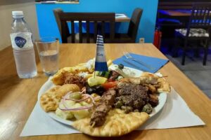 MANOLA’S HAUSGEMACHTES GRIECHISCHES FOOD – Charleroi