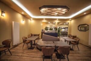 Monsieur Côtes levées