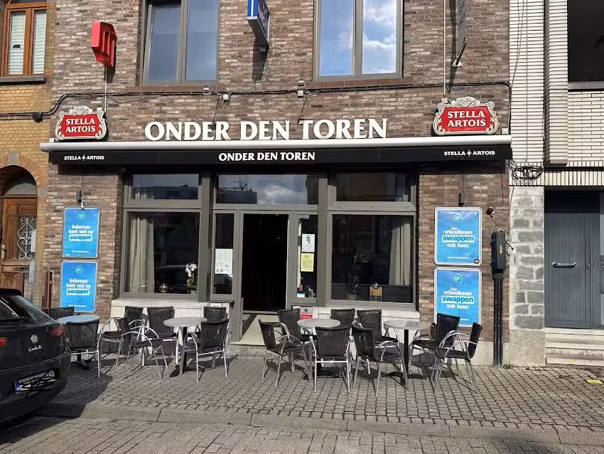 Unter dem Turm in Aless 🍺