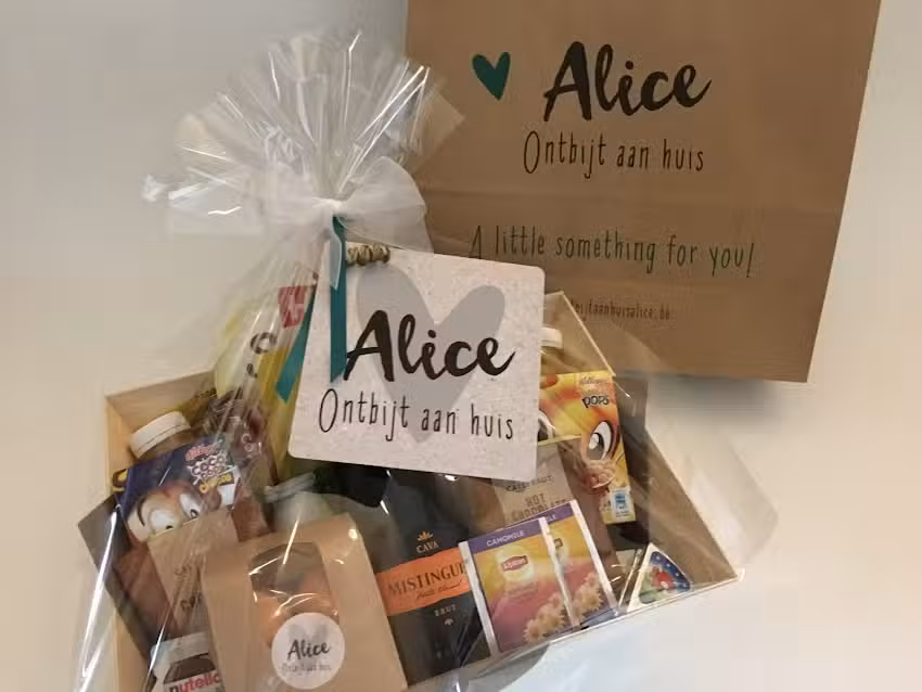 Petit-déjeuner à la maison Alice