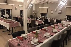 Old Oak Courtyard 2.0