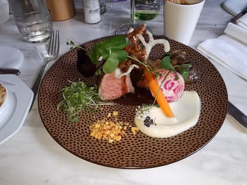 Restaurant & Bed & Breakfast | The Golden Bells