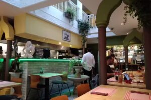 Restaurant Egyptien Pyramide – La Louvière