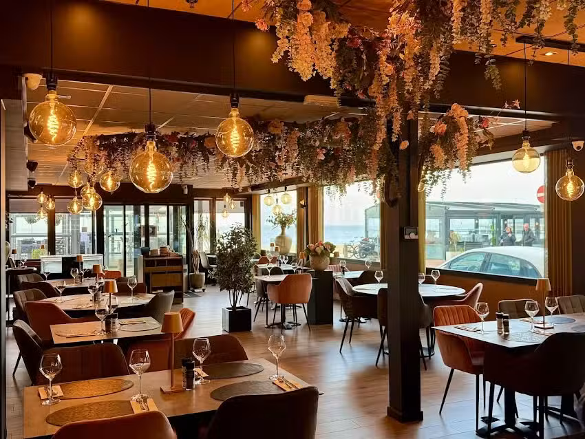 Restaurant Nice To Sea