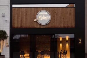 Le restaurant Philippe a déménagé à Lucy&rsquo;s Table by Philippe à Sint-Truiden.