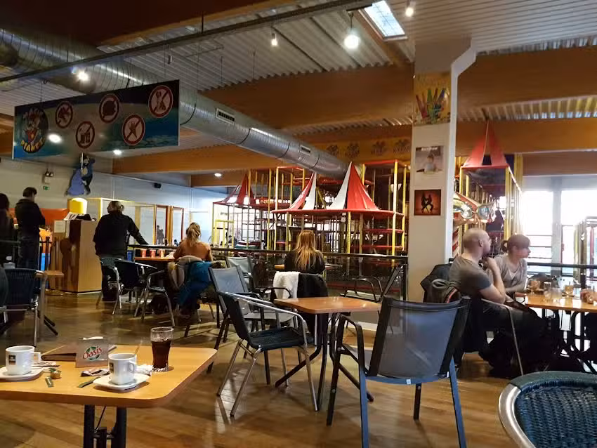 S&rsquo;space Lontzen